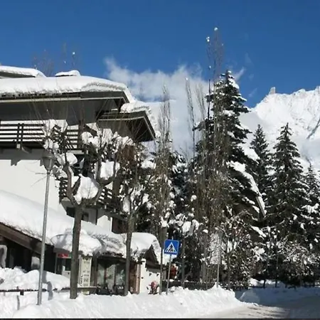 Apartment Bilocale Di Courmayeur